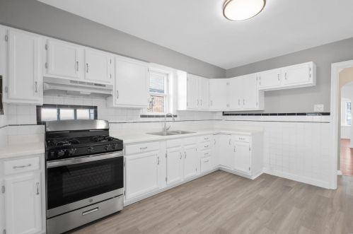 4587 Wabash Ave, Saint Louis MO 63109-1967 exterior