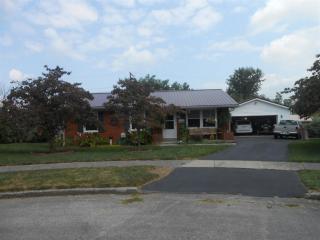 1933 Moss Ct, Lexington, KY 40505-2200