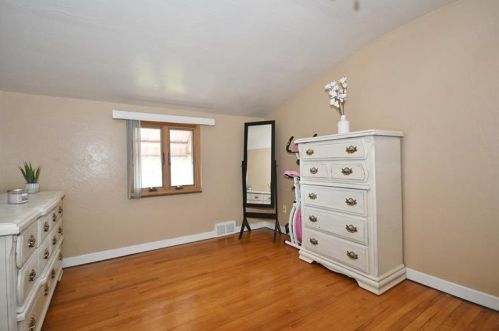 926 Agnew Rd, Pittsburgh PA 15227-3902 exterior