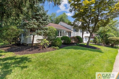 54 Irving Ave, Metuchen, NJ 08840-1034