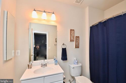 5718 Colfax Ave, Alexandria VA 22311-1012 exterior