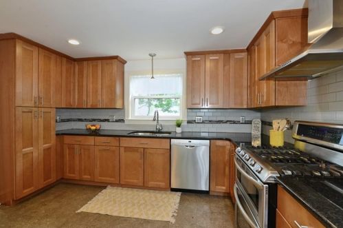 41 4th St, Providence RI 02906-3756 exterior