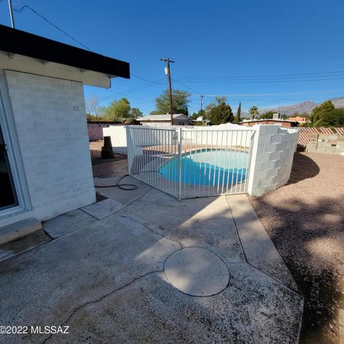 4927 Adams St, Tucson AZ  85712-4005 exterior