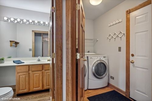 208 Rush St, Itasca IL 60143-1845 exterior