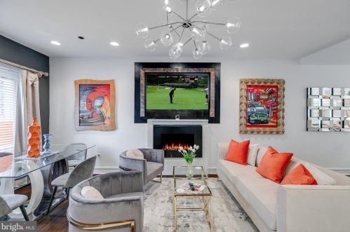 1916 Delancey Pl, Philadelphia, PA 19103-6612