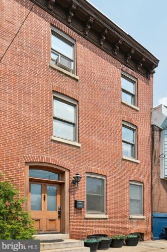 2607 Christian St, Philadelphia PA 19147-3612 exterior