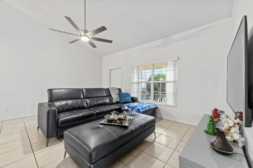 1808 Fears Ave, Fort Pierce FL  34953-4526 exterior