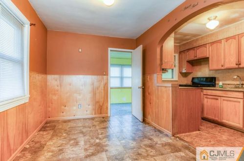 44 Coolidge Ave, Edison NJ 08837-2853 exterior