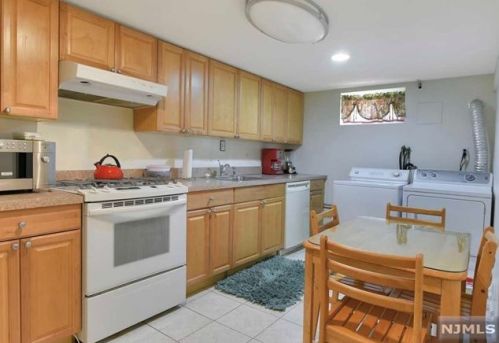 546 Anderson Ave, Closter NJ  07624-3220 exterior