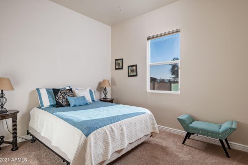 10015 6 Pl, Phoenix AZ 85085 exterior