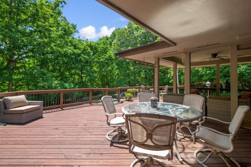 13592 Royal Glen Dr, Saint Louis MO 63131-1029 exterior