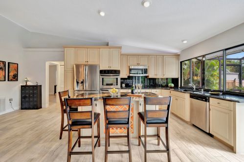 2332 Gillette Ave, Fort Pierce FL  34952-7432 exterior