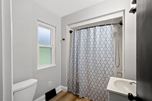 2249 Mcmonagle Ave, Pittsburgh PA 15220-2508 exterior