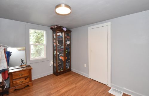 2911 33, Milwaukee WI 53215-3619 exterior