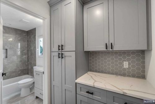 54 Passaic Ave, Hasbrouck Heights NJ 07604-2437 exterior