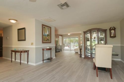 805 97 Ave, Naples FL 34108-2284 exterior