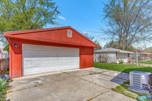 4964 Monroe St, Dearborn Heights MI  48125-2525 exterior