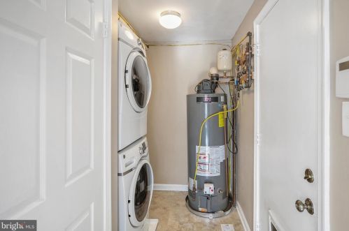 7513 Cross Gate Ln, Alexandria VA 22315-4619 exterior