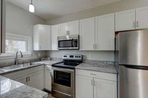 100 Beaufort St, Providence RI  02908-4435 exterior