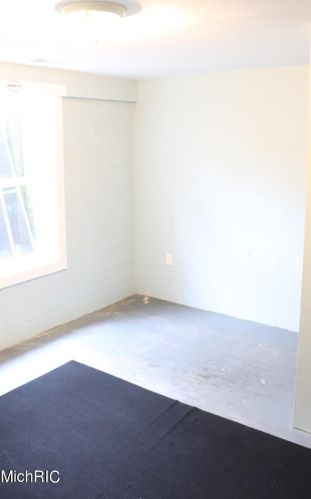 3821 Ellen St, Meskegon MI 49444-4067 exterior