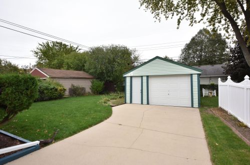 3770 73 St, Milwaukee WI 53216-1926 exterior