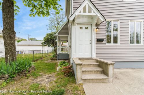 170 Memorial Pkwy, Atlantic Highlands NJ  07716-1655 exterior