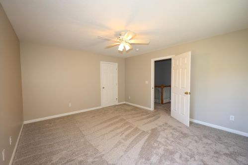 8 Graham Rd, Concord NH 03301-6900 exterior