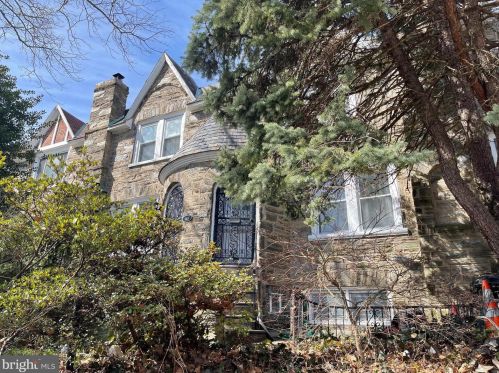 6438 15th St, Philadelphia, PA 19126-3502