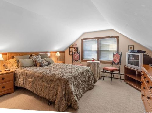 350 Clayton St, Central Islip NY 11722-3004 exterior