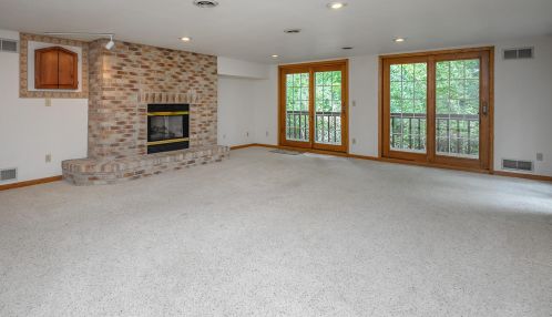 3809 Oakridge Ct, Milwaukee WI 53228-1367 exterior