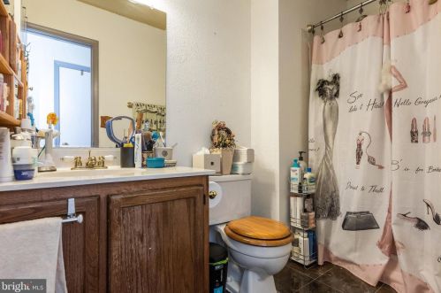 15 Hunters Gate Ct, Silver Spring MD 20904-1827 exterior