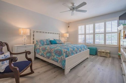 5500 Islandwalk Cir, Naples FL 34119-1613 exterior