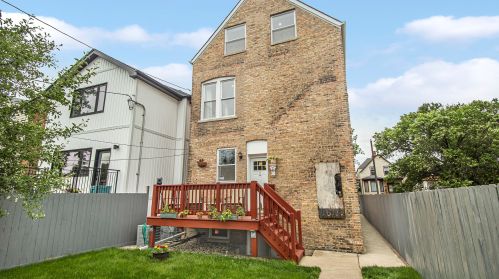 3935 Drake Ave, Chicago IL 60618-2219 exterior