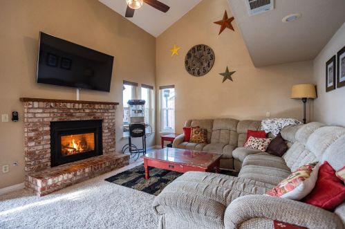 4005 Santa Maria Pl, Turlock CA 95382-8501 exterior