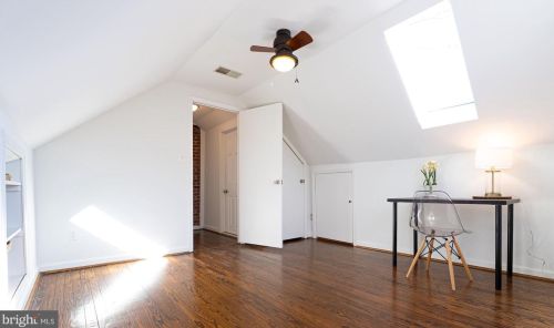 151 Moncure Dr, Alexandria VA 22314-4946 exterior