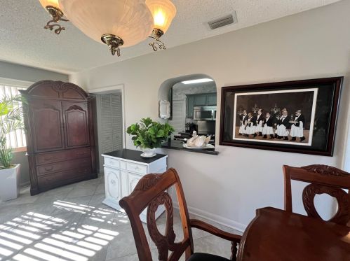 1594 13 Ter, Boynton Beach FL 33426-5805 exterior