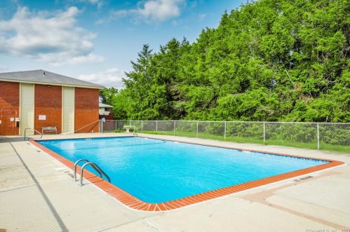 187 Homestead St, Manchester CT  06042-3065 exterior