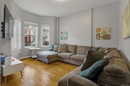 585 Van Nest Ave, Bronx NY 10462-3937 exterior