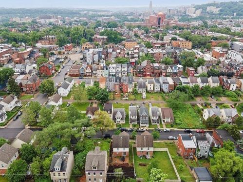 5015 Broad St, Pittsburgh PA  15224-2403 exterior