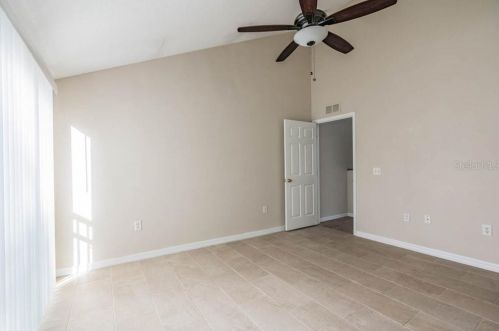 9509 Citrus Glen Pl, Tampa FL 33618-4018 exterior