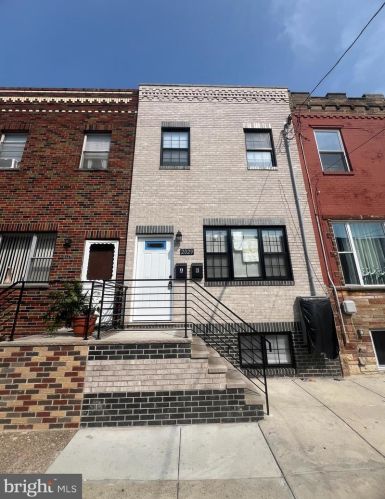 2029 18th St, Philadelphia PA 19121-2347 exterior