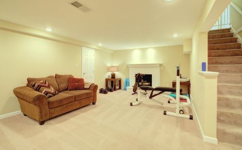 1516 Southlawn Dr, Wyoming MI exterior