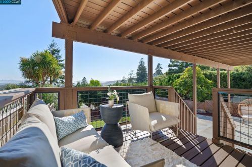 744 Contra Costa Ave, Berkeley CA 94707-1937 exterior