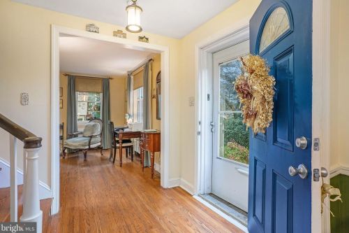 25 Myrtle Ave, Pittsburgh PA 19083-5706 exterior