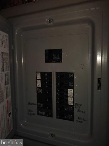 4014 6 St, Philadelphia PA 19140-2501 exterior