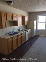 636 Missouri Ave, Springfield MO  65806-2830 exterior