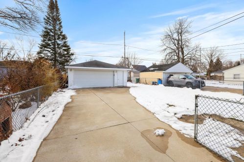 2613 Allerton Ave, Milwaukee, WI 53235-5640