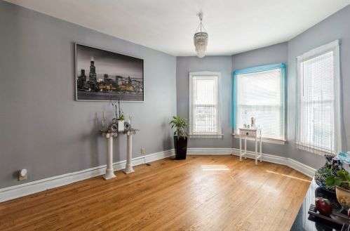 4018 Van Buren St, Chicago, IL 60624-2746