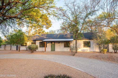 2602 Arroyo Chico, Tucson AZ  85716-5606 exterior