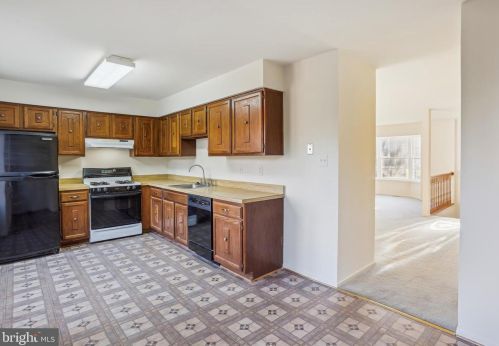 15901 Indian Hills Ter, Rockville MD 20855-2626 exterior